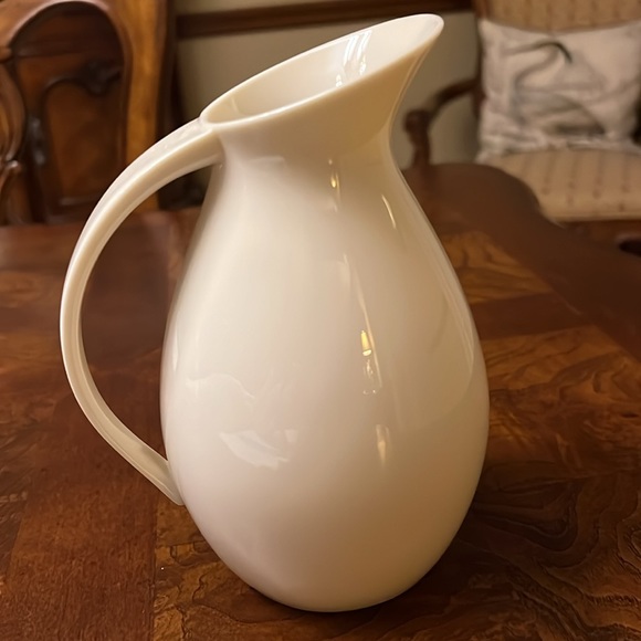 Lenox Porcelain Blue Bird Pitcher. - Picture 4 of 7